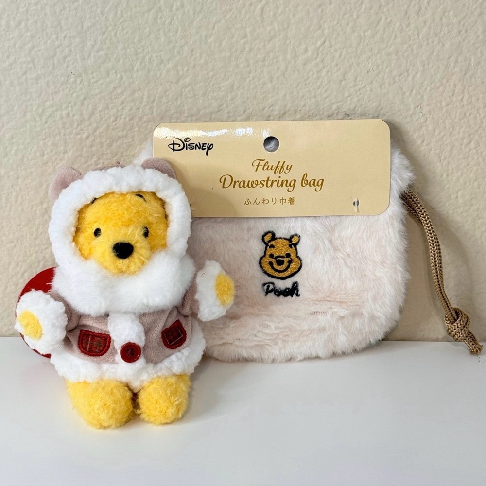 Tokyo Disney Disney Christmas 2025 Winnie the Pooh Plush Badge Keychain